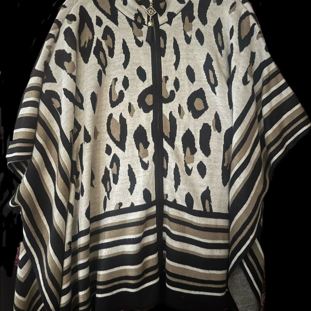 Anne Klein Black and Cream Patterned Poncho